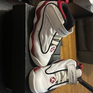 Toddler Jordan shoe size 9c